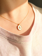 Load image into Gallery viewer, Nola | 14K Gold Flower Shell Pendant - Just Daint

